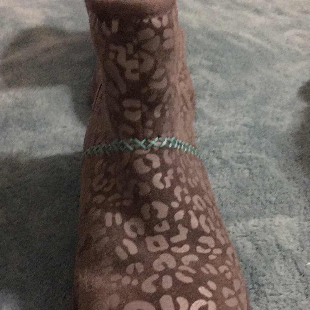 Uggs - Picture 2 of 4
